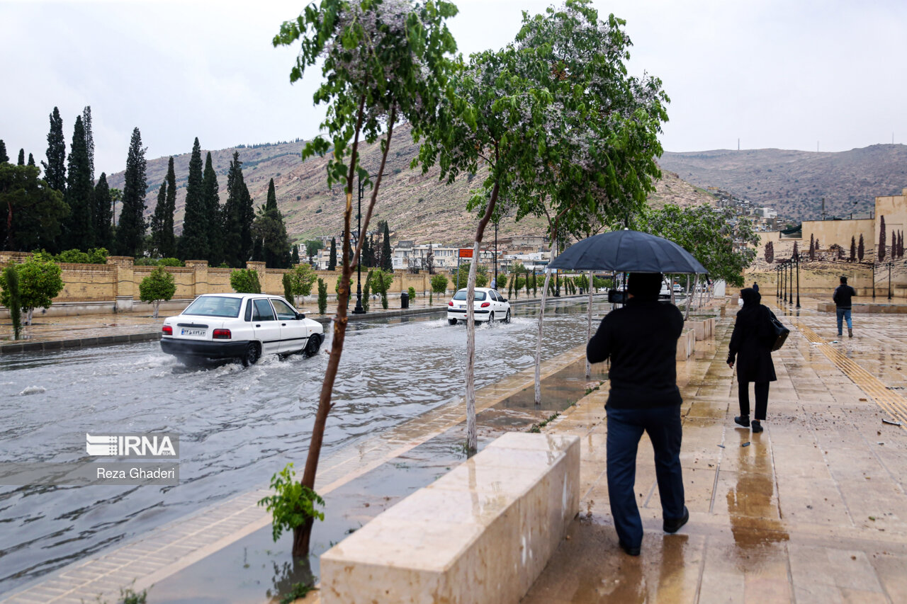 هشدار نارنجی  هواشناسی: بارش باران استان فارس را در بر می‌گیرد