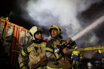 آتش سوزی انبار لاستیک جنوب تهران