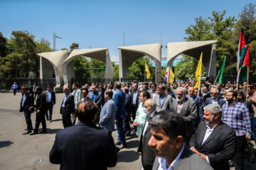تجمع دانشگاهیان دانشگاه تهران در حمایت از خیزش دانشجویان دانشگاه‌های آمریکا