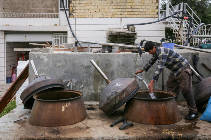 میمند فارس؛ عطر گلهای محمدی، بوی دغدغههای بیپایان