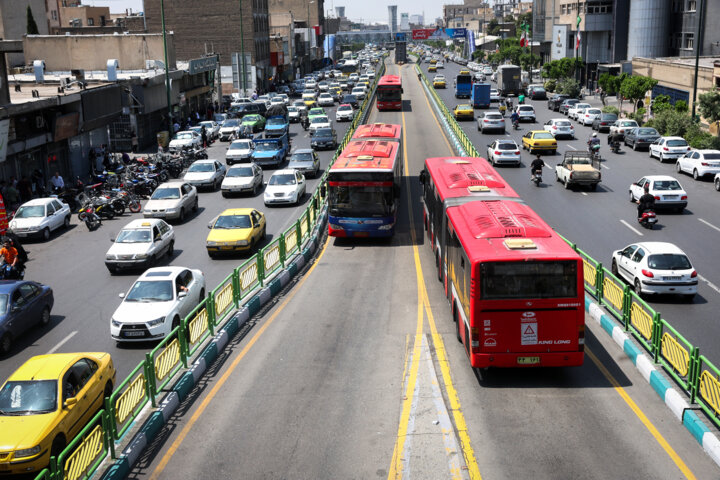 پیادهروی جاماندگان اربعین در پایتخت؛ زائران چه خدماتی دریافت میکنند