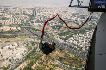 La plate-forme de saut à l'élastique la plus haute du monde inaugurée à Téhéran