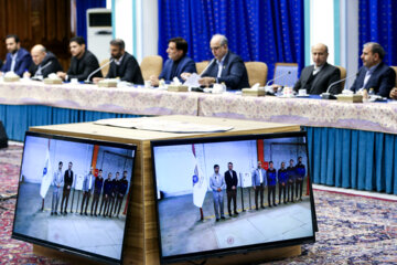 نشست رئیس‌جمهور با مدیران مناطق آزاد و ویژه اقتصادی