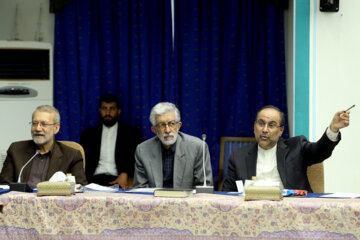 عادل پیغامی، غلامعلی حداد عادل و علی لاریجانی در جلسه شورای عالی انقلاب فرهنگی