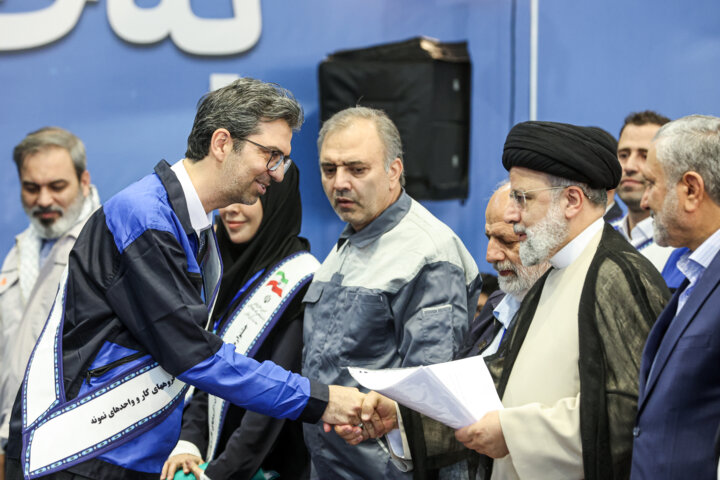 رئیسجمهور: پیگیر لایحه امنیت شغلی کارگران هستیم/ هیچ کارخانهای نباید تعطیل شود