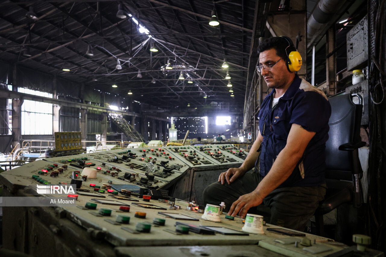۶ هزار و ۶۳۴ نفر در واحدهای صنعتی بروجرد مشغول هستند