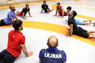 Concentración para la preparación de la selección iraní de lucha libre