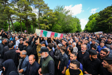 تشییع پیکر چهار شهید دوران دفاع مقدس در اصفهان
