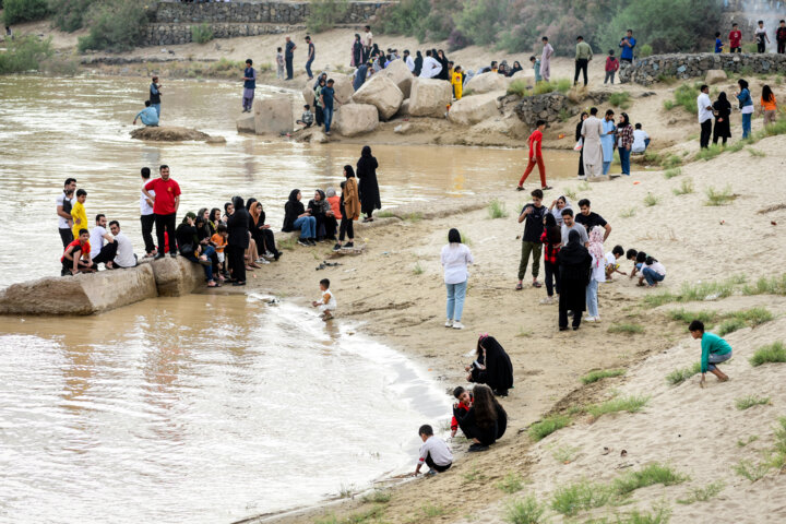 پسماندها را با خود از محیط تالابی خارج کنیم 3 پسماندها را با خود از محیط تالابی خارج کنیم/شب مانی ممنوع