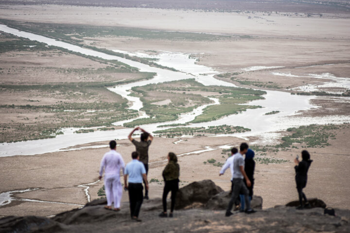 سیلاب را به نام حقابه تمام نکنیم/گرد و غبار خشکی تالابها به چشم خودمان میرود