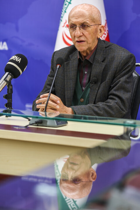 گفت و گو با بیژن نوباوه