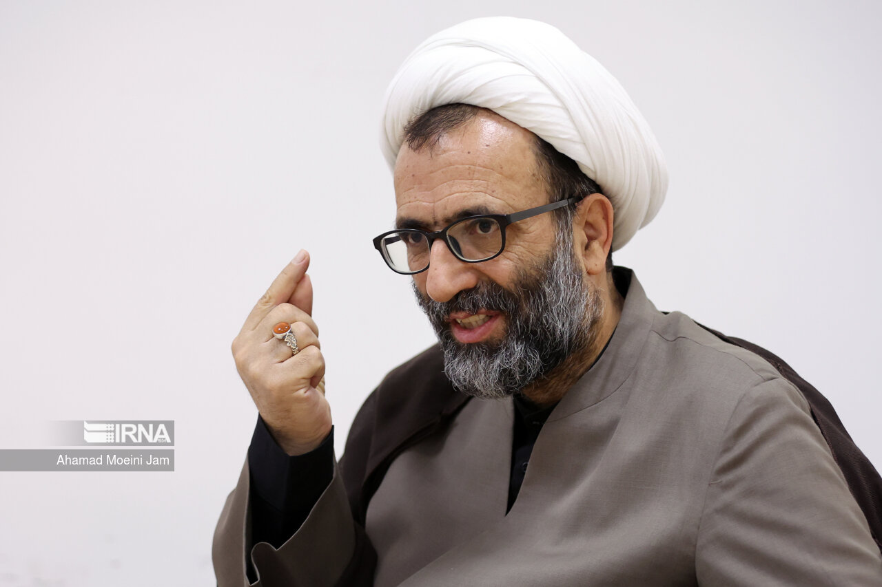 حسینی برای روابط حسنه میان دولت و مجلس تلاش زیادی کرد