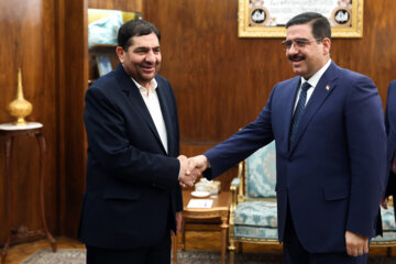 دیدار «اثیر داود سلمان» وزیر تجارت عراق(راست) با محمد مخبر معاون اول رئیس جمهور