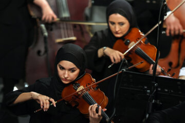 رهبر ارکستر سمفونیک تهران قطعات کنسرت «از دنیای نو» را تشریح کرد