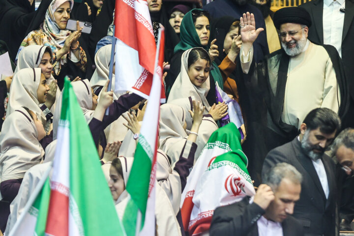 آخرین دیدار رئیس جمهور با دختران ایران؛ خاطرهای از جنس پدر و دختری