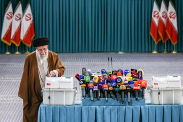 Supreme Leader casts his vote, says runoff is as important as first round