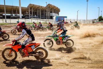 Course de moto-cross à Ahvaz