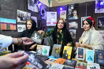 سی و پنجمین نمایشگاه کتاب تهران- روز سوم