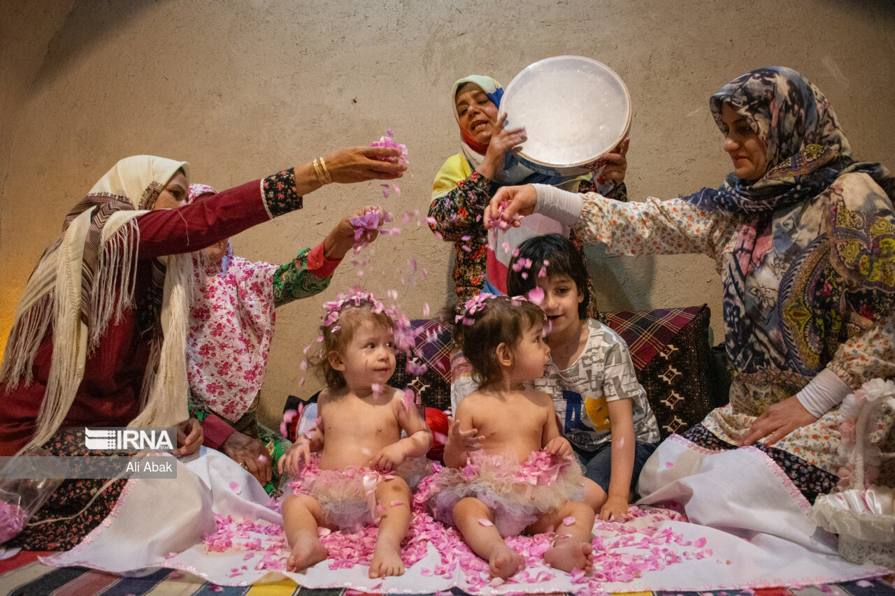 جشنواره ملی در امیریه دامغان پایان یافت/ اجرای گل‌غلتان برای ۱۲۰ نوزاد از ۱۰ استان