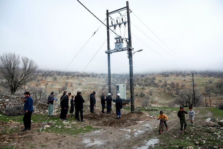 برق رسانی به روستاهای عشایری کوهرنگ
