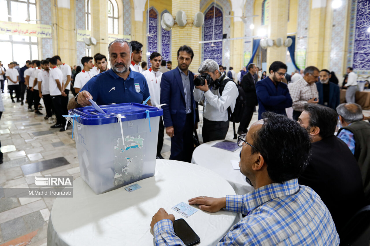 نماینده ارامنه در مجلس: مشارکت حداکثری در انتخابات نشانه اقتدار نظام است