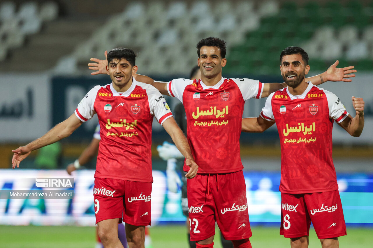 صدرنشینی پرسپولیس در روز برملا شدن راز شکست تیلور