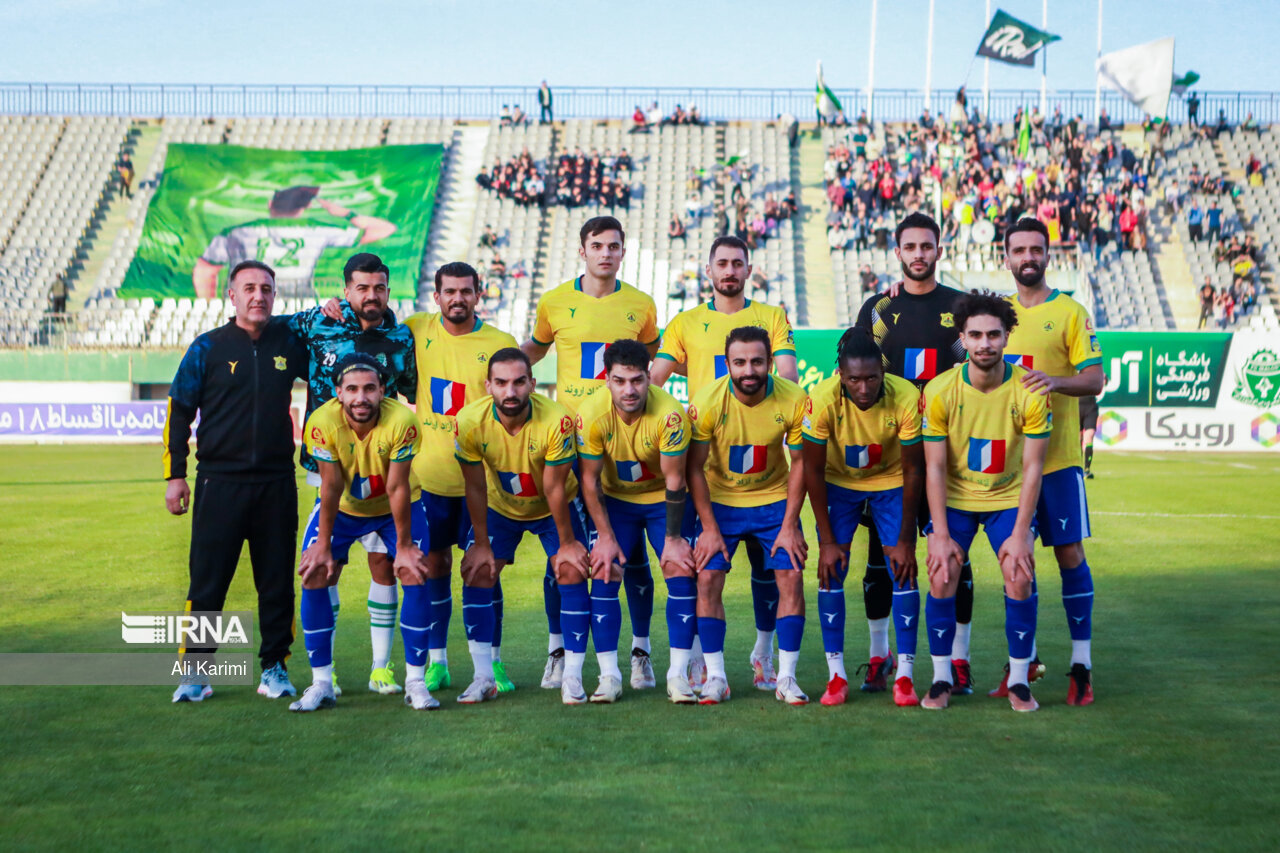 فراز کمالوند: از صنعتنفت نمیروم/ به داد تیمهای نفتی برسید فراز کمالوند: از صنعتنفت نمیروم/ به داد تیمهای نفتی برسید