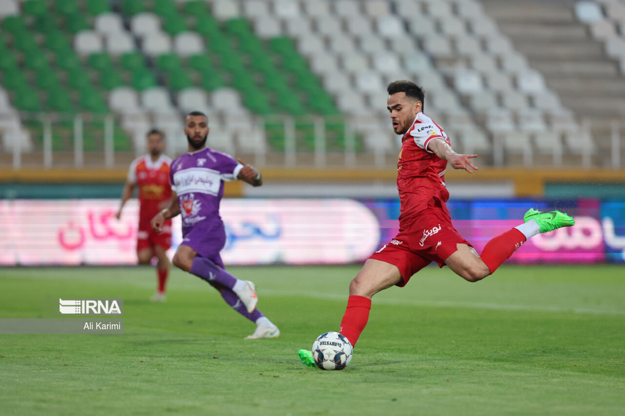 ستاره پرسپولیس ایران را ترک کرد