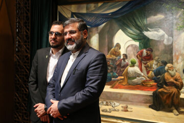  محمدمهدی اسماعیلی وزیر فرهنگ و ارشاد اسلامی در مراسم رونمایی از تازه ترین اثر حسن روح الامین 