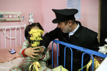 حضور خادمان رضوی در بیمارستان کودکان