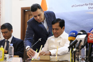 مراسم امضای قرارداد تجهیز و بهره‌برداری از پایانه‌های کانتینری و کالای عمومی بندر شهید رجایی چابهار با جمهوری هند