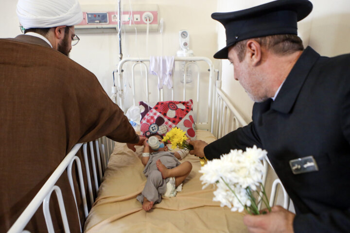 حضور کاروان خدام رضوی در بیمارستان کودکان 17 شهریور رشت