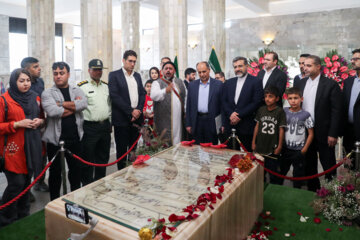Se celebra una ceremonia conmemorativa de Ferdowsi en Tus