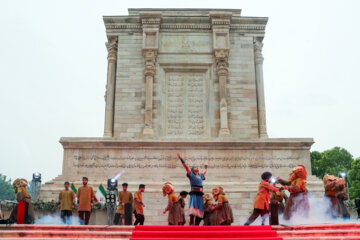 Se celebra una ceremonia conmemorativa de Ferdowsi en Tus