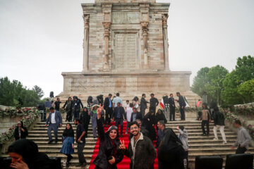 Se celebra una ceremonia conmemorativa de Ferdowsi en Tus