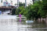 سیلاب سه مسیر اصلی در کلانشهر مشهد را مسدود کرد