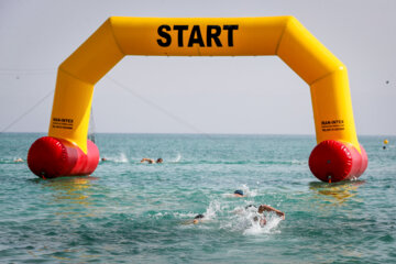 Tournoi de la natation marathon à Kish, dans le sud de l’Iran 