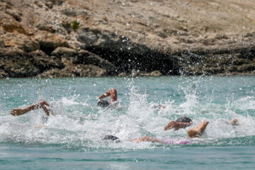 Tournoi de la natation marathon à Kish, dans le sud de l’Iran 