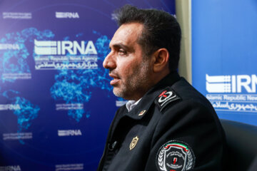 گفت و گو با قدرت الله محمدی مدیر عامل سازمان آتش نشانی تهران در سی و پنجمین نمایشگاه کتاب تهران- روز نهم