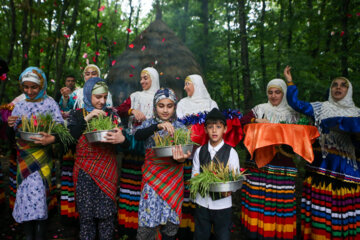 Festival de plantation de riz dans le nord de l'Iran