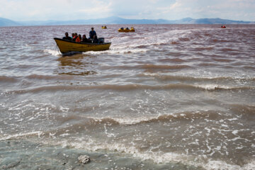 نجات دریاچه ارومیه