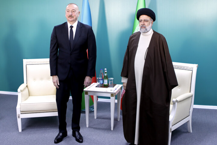 Президент Азербайджана выразил соболезнования Верховному лидеру с связи с гибелью Раиси