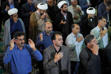 Les gens pleurent partout en Iran la mort du président Raïssi et la délégation l'accompagnant