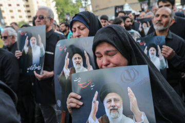 Les habitants de Téhéran pleurent le martyre de l'ancien président Ebrahim Raïssi