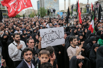 تجمع مردم تهران در سوگ شهدای خدمت -  میدان ولیعصر (عج)
