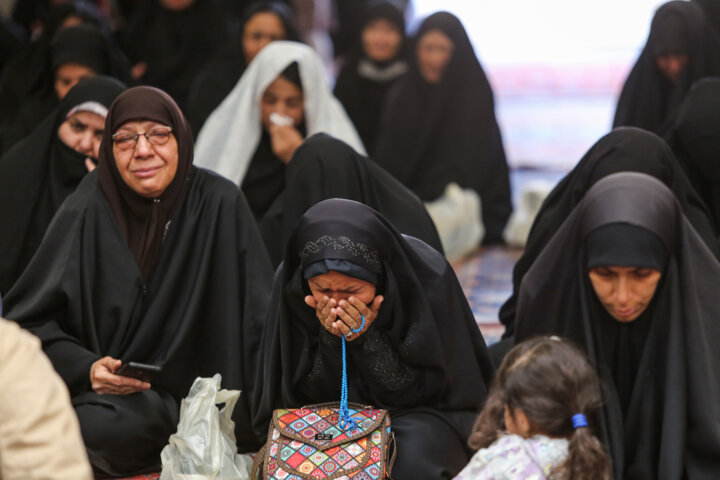 عزاداری مردم در سوگ شهدای خدمت - شیراز
