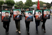 Траурное шествие студентов Тегеранского университета в память о погибших при крушении вертолета президента Ирана