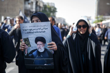 تشییع شهدای خدمت در تهران