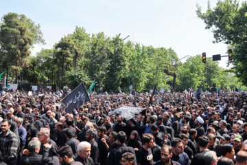 Funeral held in Tehran for helicopter crash martyrs