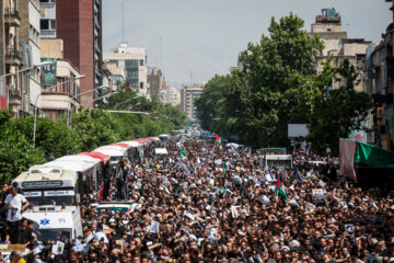 Funeral held in Tehran for helicopter crash martyrs